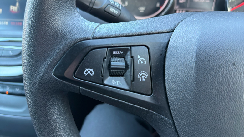 Vauxhall Astra 1.4i 16V Design 5dr Petrol Hatchback